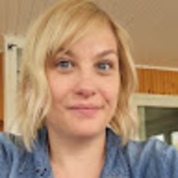 Meet your Posher, Katherine - Picture 1 of 1